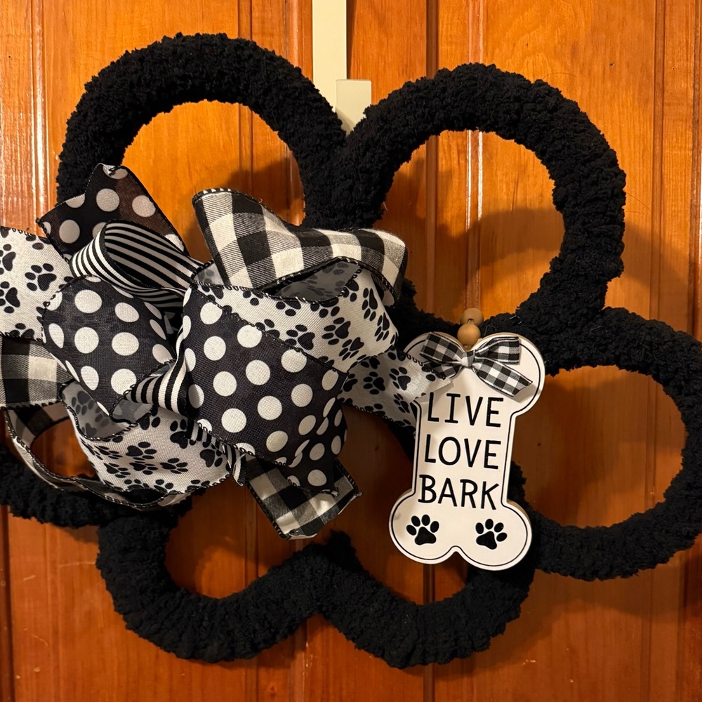 Black and White Dog-Themed Wreath - Picture 1 of 1